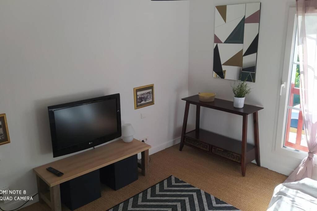 Appartement Tout Confort Au Calme Avec Jacuzzi Mouguerre エクステリア 写真